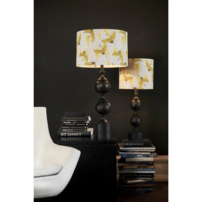 Klasyczna lampa stołowa Deborah czarna 2